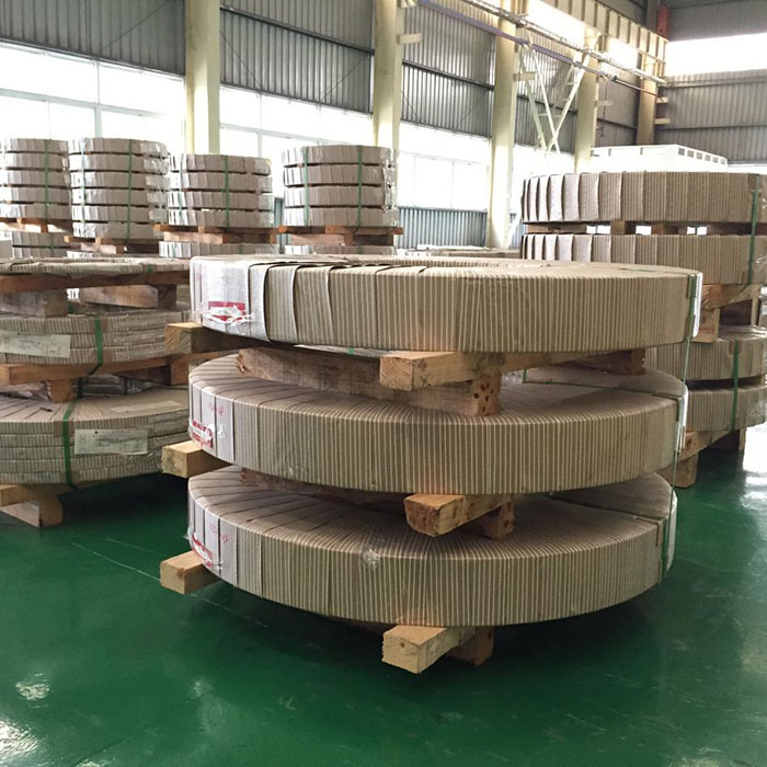 Apa efek sing ana ing lingkungan suhu sing duwe kinerja baja stainless steel precision?